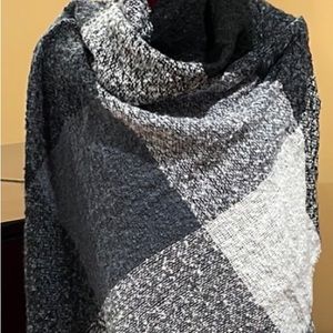 NEW L.I.B super soft scarf